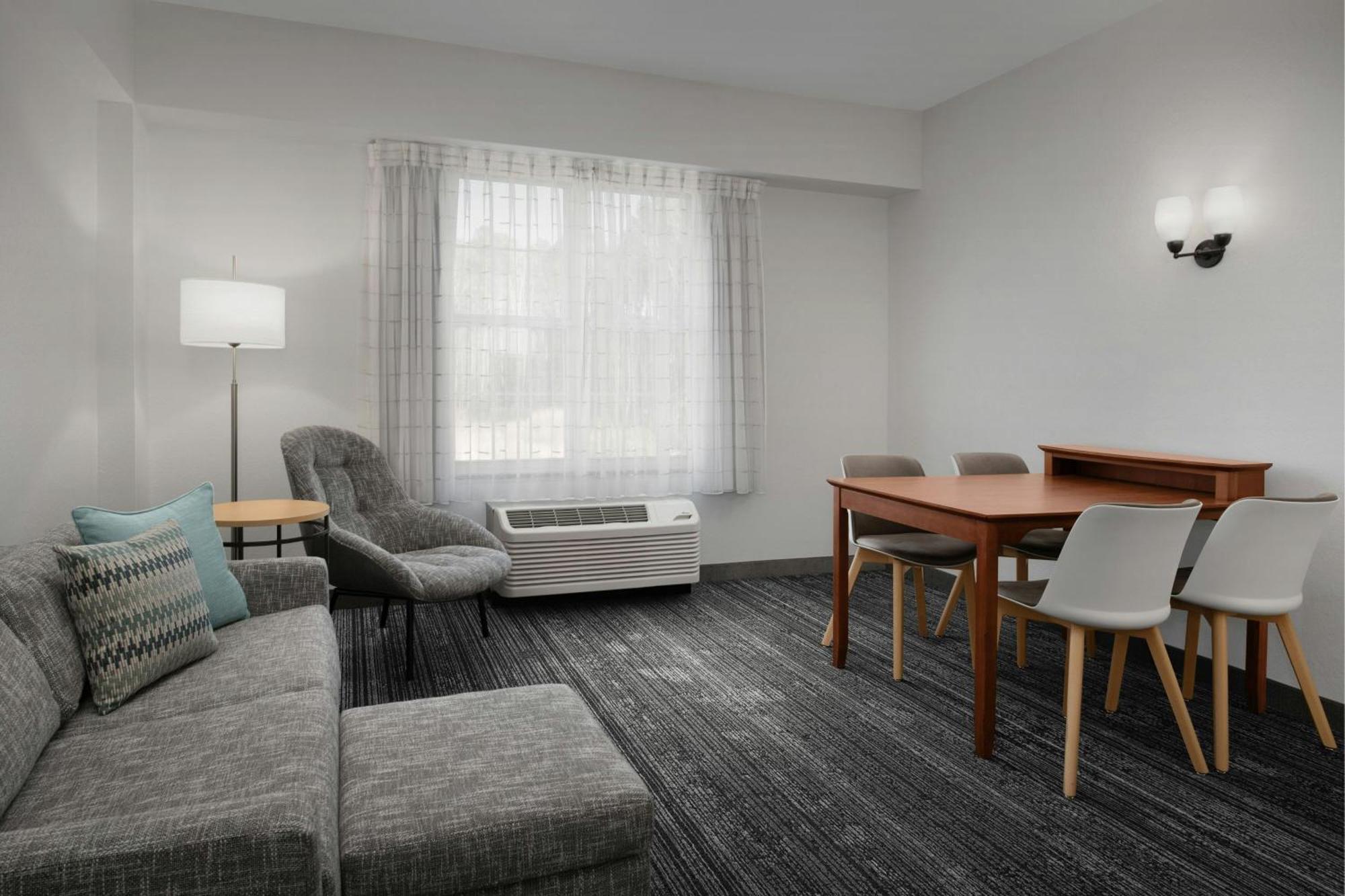 Towneplace Suites Suffolk Chesapeake מראה חיצוני תמונה